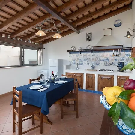 Le Lanterne A Apartment *