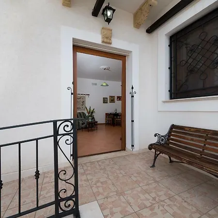 Apartment Le Lanterne A *